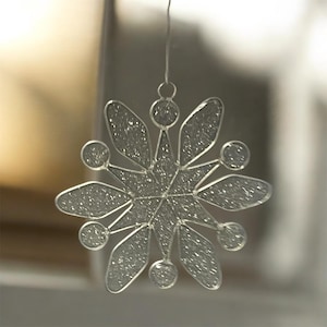 Handcrafted Snowflake Suncatcher: Resin Crystal Window Decoration